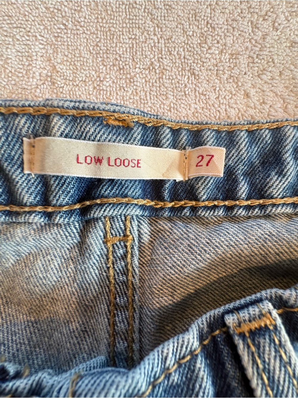SOLD Levi’s Low Loose Barrel Leg Jeans Medium Wash Size 27 - Picture 7 of 15